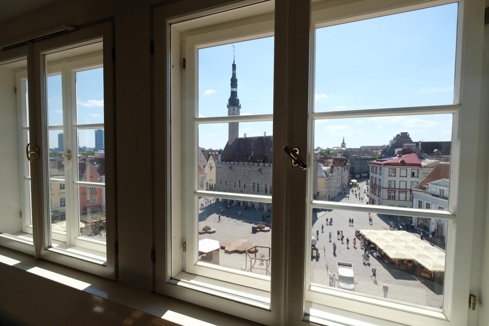 Tallinn City Apartments Old Town Square Екстер'єр фото