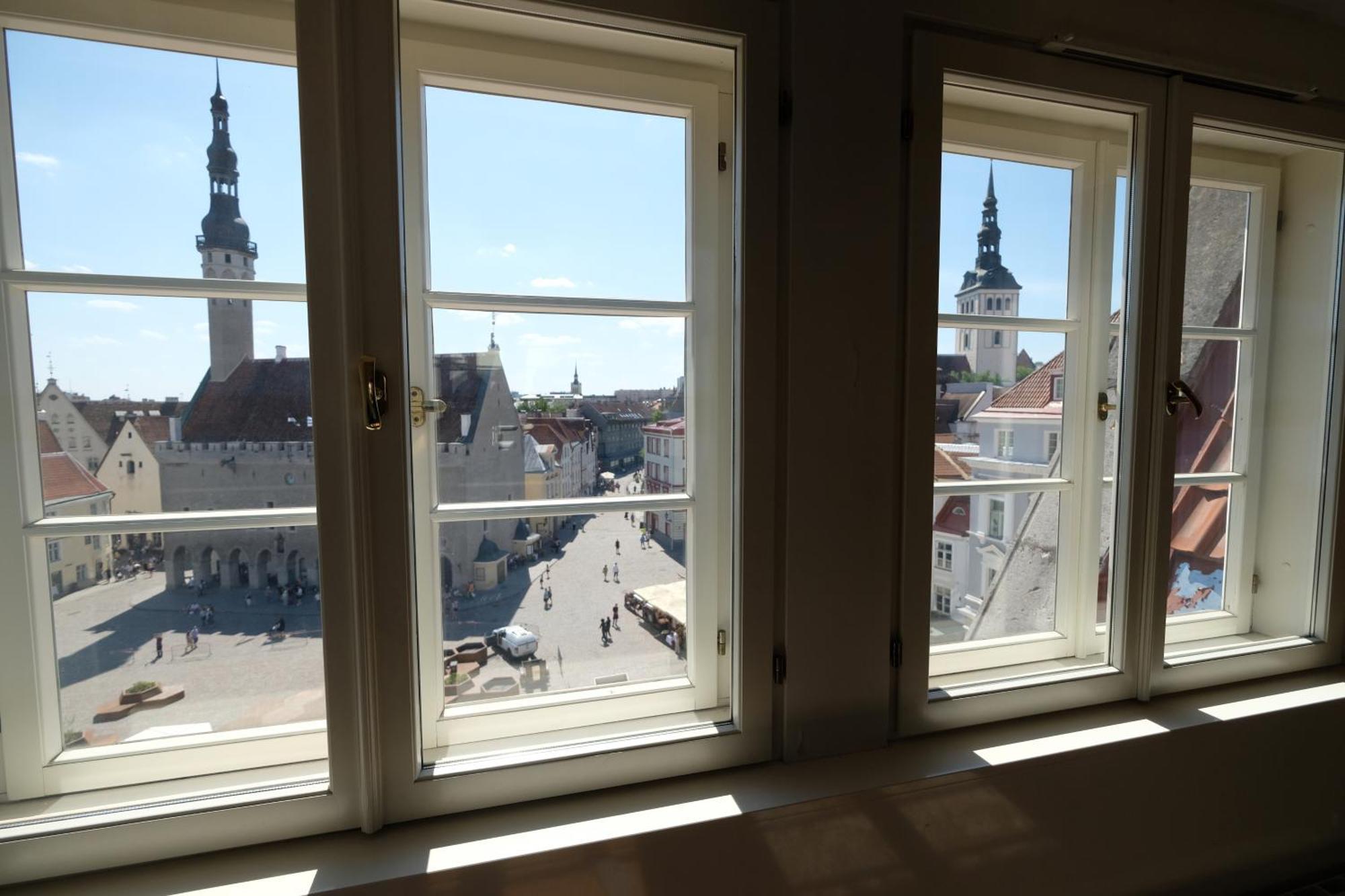 Tallinn City Apartments Old Town Square Екстер'єр фото